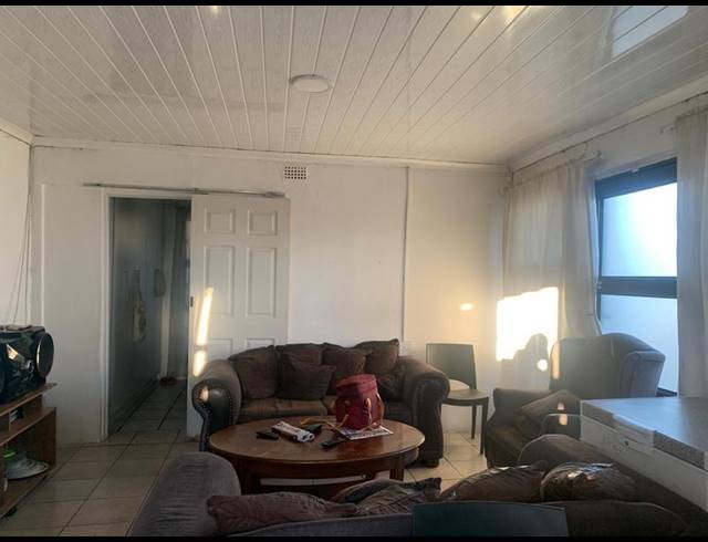 5 BEDROOM HOUSE FOR SALE IN RUSSELS REST